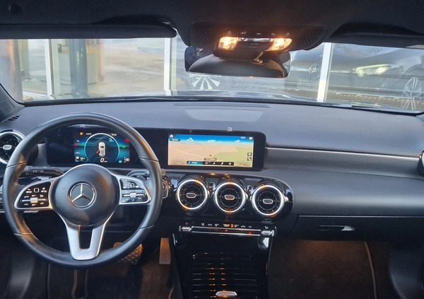 Mercedes-Benz Klasa A cena 119900 przebieg: 48018, rok produkcji 2020 z Cybinka małe 121